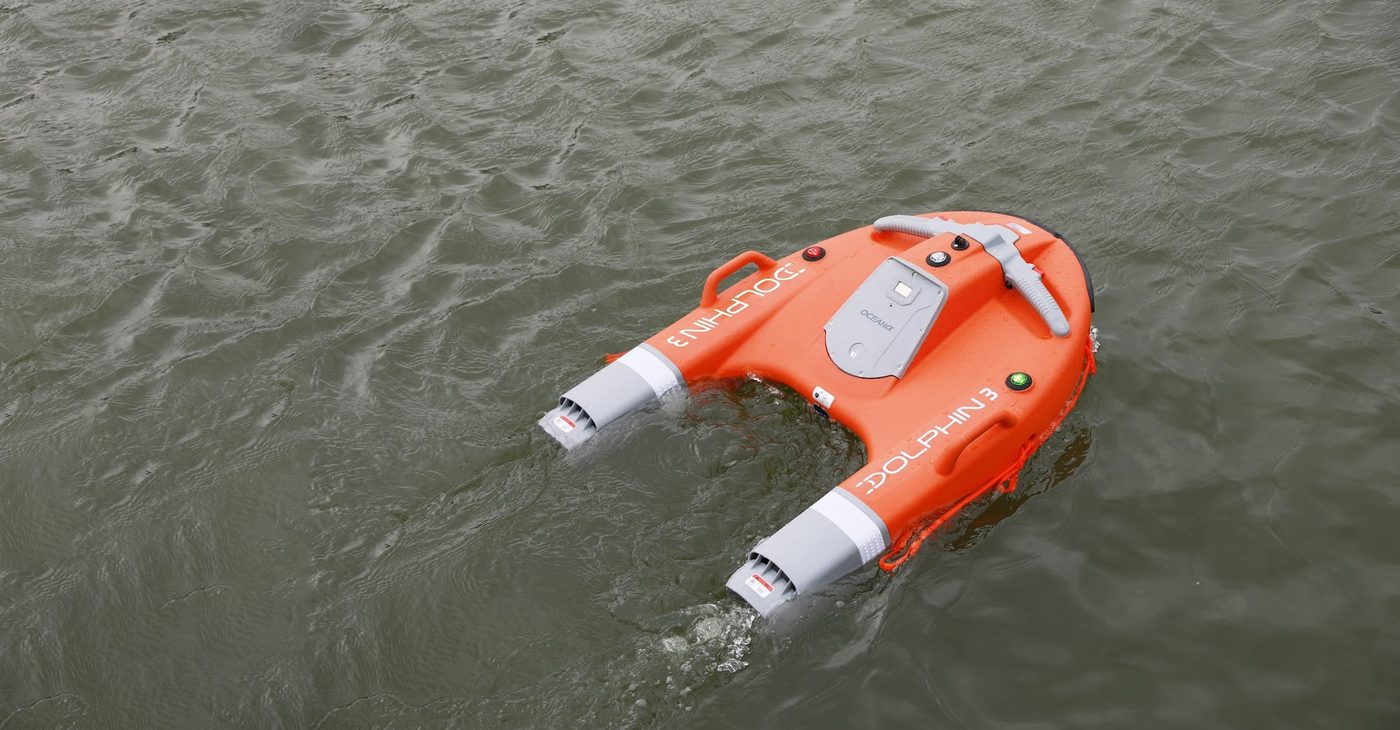 The Dolphin 3 floating, ready to launch